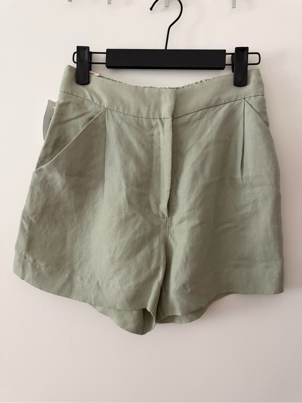 NWT Wilfred Fable Silver Sage Green Shorts size 2